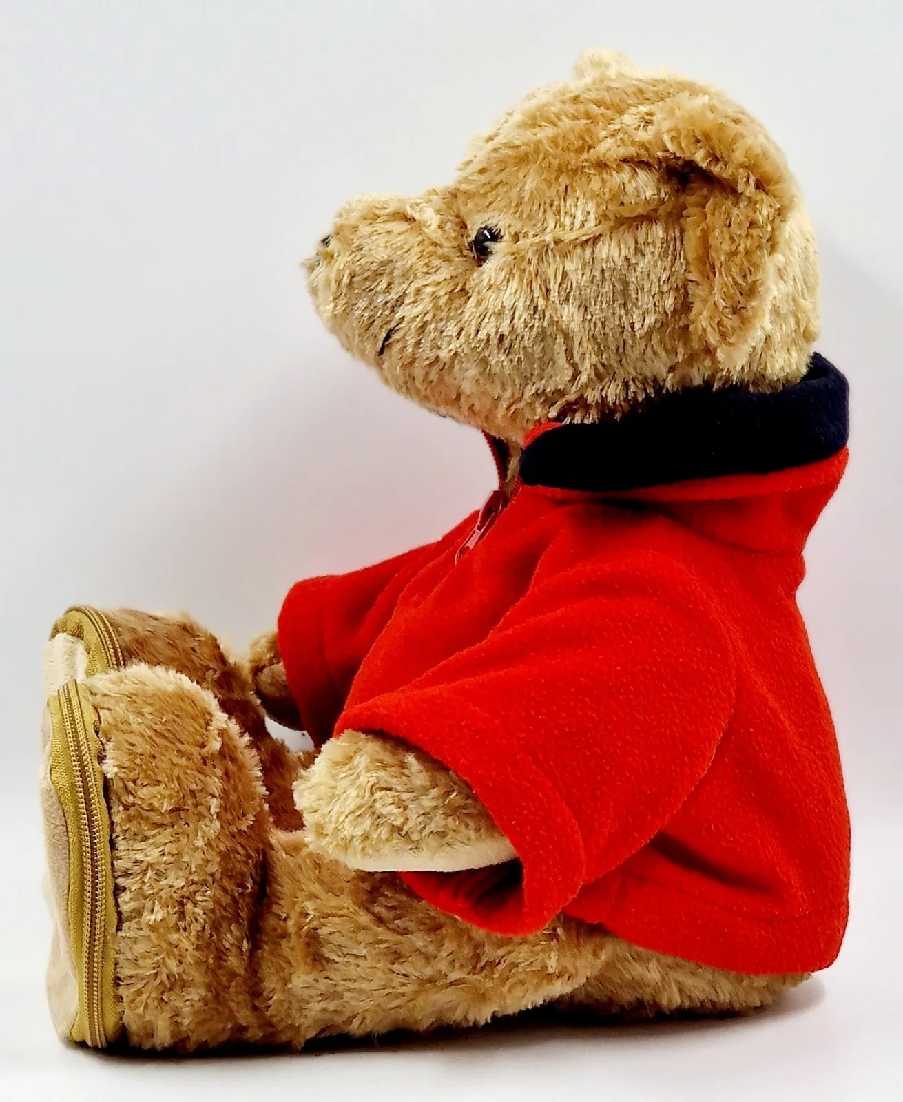 Ours d'amour avec pull rouge